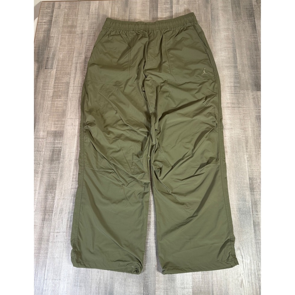 Jordan Essentials Men Woven Pants Olive Green Loose Fit Jumpman FV7306-222 M